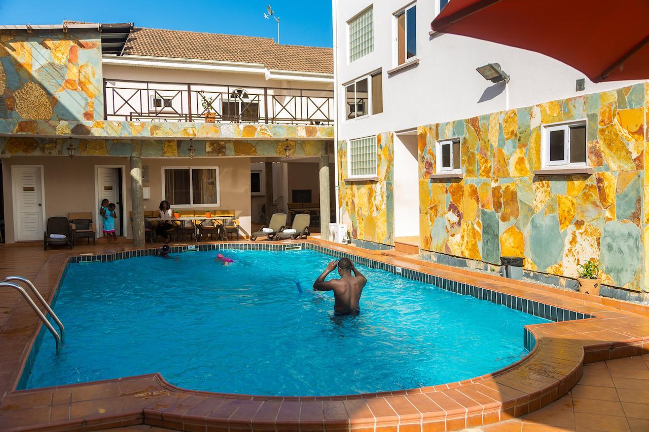 Midindi Hotel Accra Eksteriør billede